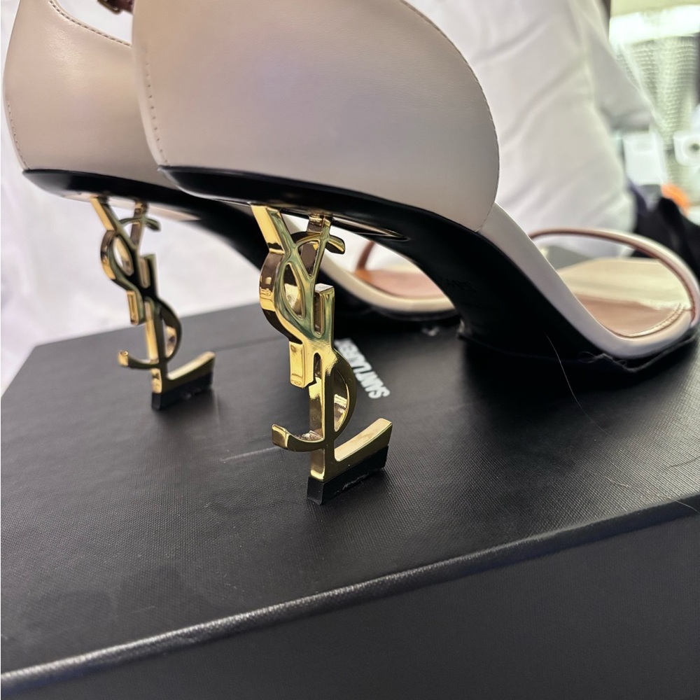 Yves Saint Laurent Cream and Gold Logo Heels
